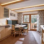 Kogl-bauer, Apartman *